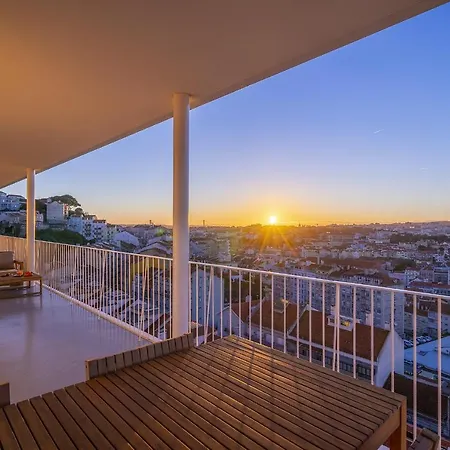 Whome Skyline Penthouse Luxury Living View, Ac & Elevator