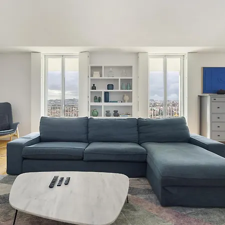 Whome Skyline Penthouse Luxury Living View, Ac & Elevator *