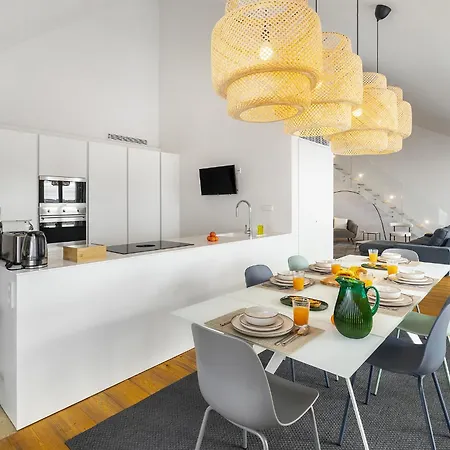 Whome Skyline Penthouse Luxury Living View, Ac & Elevator