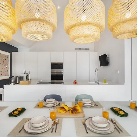 Whome Skyline Penthouse Luxury Living View, Ac & Elevator Lejlighed Lisboa