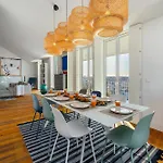 Whome Skyline Penthouse Luxury Living View, Ac & Elevator Лісабон