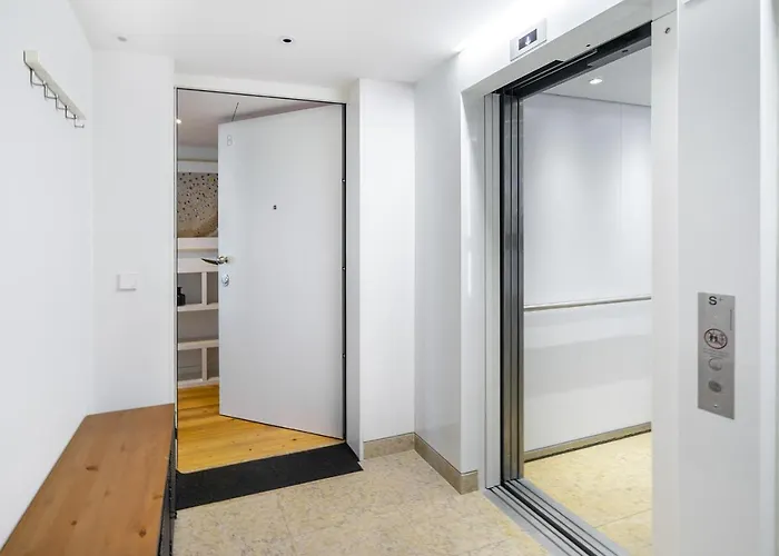 Whome Skyline Penthouse Luxury Living View, Ac & Elevator