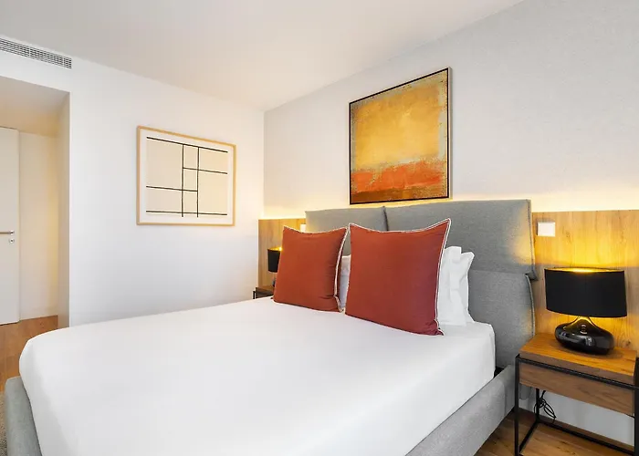 Whome Skyline Penthouse Luxury Living View, Ac & Elevator * Lisboa