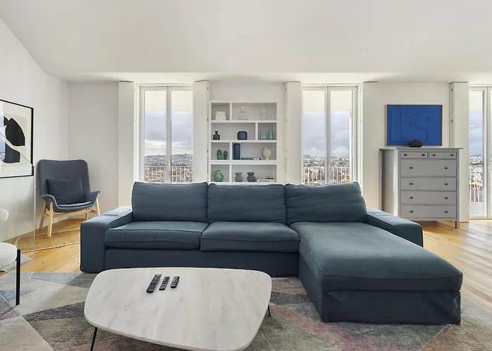 Whome Skyline Penthouse Luxury Living View, Ac & Elevator *