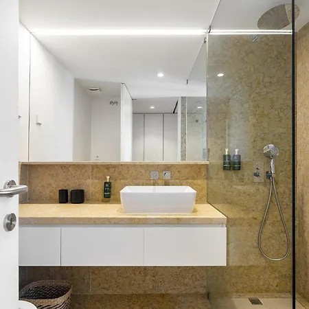 Whome Skyline Penthouse Luxury Living View, Ac & Elevator